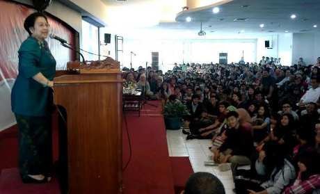 Mega: Risma Wali Kota Cerewet yang Berhasil Ubah Kota Surabaya