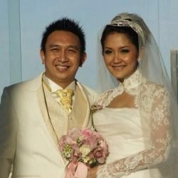 Augie Fantinus Resmi Menikah dengan Adriana Bustami