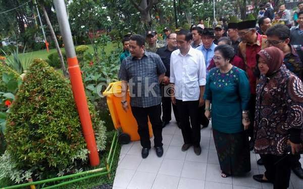 Pakde Karwo Soal Pertemuan Mega-Risma: Pokoknya Itu Positif