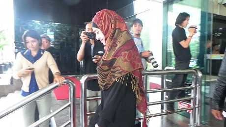 Sebulan Absen Jenguk Luthfi, Darin Kini Tampil Lebih Langsing