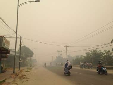 Dikepung Asap Pekat, Hari Ini Semua Sekolah di Dumai Diliburkan