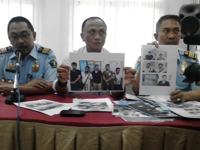 5 WN Malaysia Pembobol Bank dan Kartu Kredit Diamankan di Batam