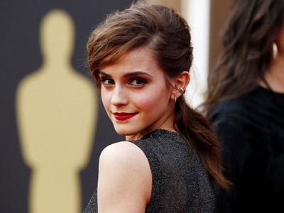 Kecantikan Emma Watson Menyihir Oscar 2014