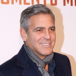 George Clooney Tertarik pada Eva Mendes