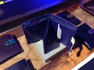 Dompet Canggih Ini Bisa Cegah Pemborosan