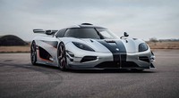 Rumor mengenai kelahiran mobil super asal Swedia ini memang sudah berhembus kuat. Bagaimana tidak, inilah mobil yang diklaim sebagai mobil terkuat di jalan raya. (Koeniggsegg via Jalopnik)