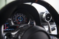 Berkat kekuatan yang dianugerahkan ke jantungnya, mobil ini pun mampu mencapai 402 km/jam hanya dalam waktu 20 detik lalu berhenti hingga 0 km/jam dalam waktu 10 detik saja. (Koeniggsegg via Jalopnik)
