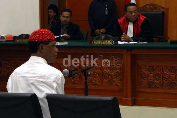 Hercules Siap Dihukum
