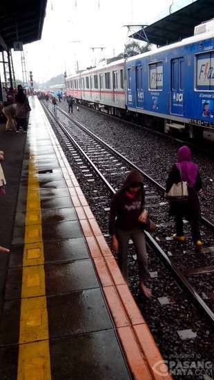 Gara-gara Kencing di Peron, Pengedar Ganja Diciduk di Stasiun Kemayoran