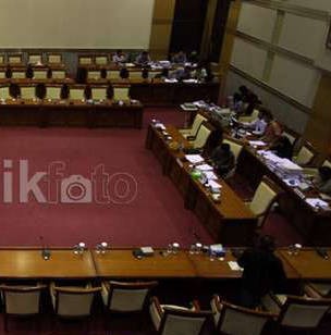 Saat Seleksi Calon Hakim MK Diwarnai Tawa