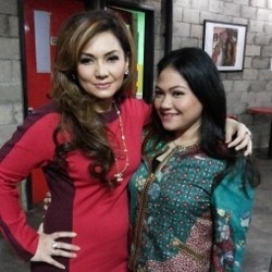 Sang Anak Ingin Karier Nia Daniati Bangkit Kembali