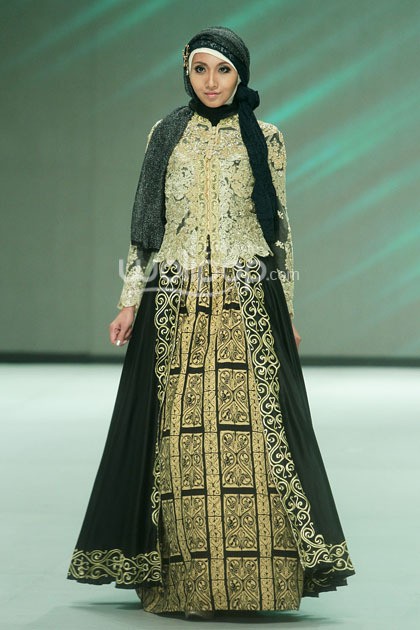 Hijab Style Inspirasi Gaun Pengantin Dari Koleksi Terbaru Risty Tagor