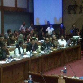 Rapat Dahlan Iskan dan Komisi IX DPR Soal Outsourcing Memanas