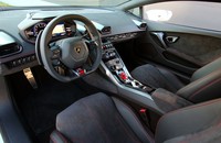 Oleh Lamborghini, 'banteng' unik ini diklaim bisa berlari dari 0-100 km/jam dalam hitungan 3,2 detik atau setengah detik lebih cepat dari Gallardo LP560-4. (dok Lamborghini).