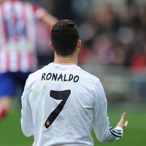 Sir Alex: MU Harusnya Jual Ronaldo ke Madrid Lebih Mahal