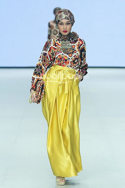 Itang Yunasz Occident Orient Revealing Innocence. Indonesia Fashion Week 2014 at Jakarta Convention Center. Senayan. Jakarta. [Foto: Mohammad Abduh/Wolipop]