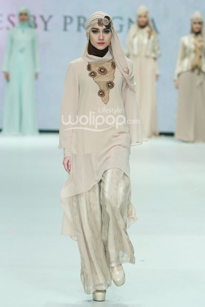 Monika Jufry Graceful Elegance Revealing Innocence. Indonesia Fashion Week 2014 at Jakarta Convention Center. Senayan. Jakarta. [Foto: Mohammad Abduh/Wolipop]