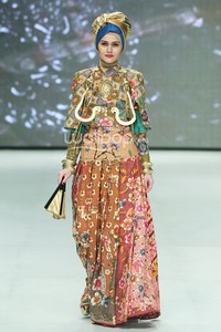 Dian Pelangi Royal Kingdom of Indonesia, Revealing Innocence. Indonesia Fashion Week 2014 at Jakarta Convention Center. Senayan. Jakarta. [Foto: Mohammad Abduh/Wolipop]