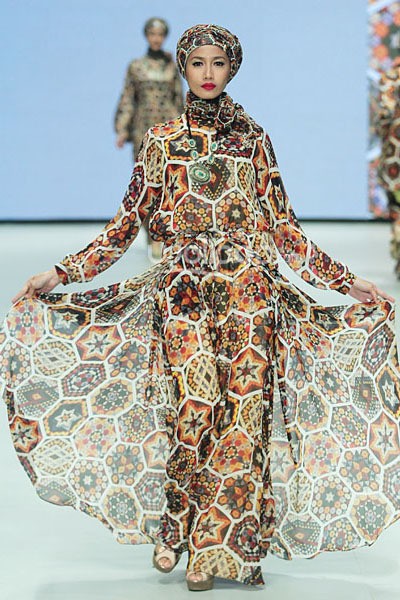 Itang Yunasz Occident Orient Revealing Innocence. Indonesia Fashion Week 2014 at Jakarta Convention Center. Senayan. Jakarta. [Foto: Mohammad Abduh/Wolipop]