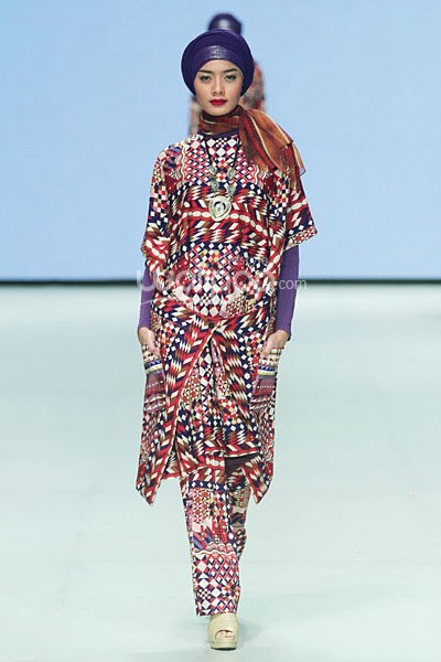 Itang Yunasz Occident Orient Revealing Innocence. Indonesia Fashion Week 2014 at Jakarta Convention Center. Senayan. Jakarta. [Foto: Mohammad Abduh/Wolipop]