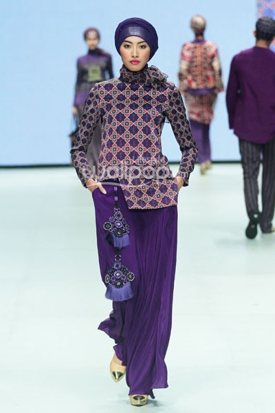 Itang Yunasz Occident Orient Revealing Innocence. Indonesia Fashion Week 2014 at Jakarta Convention Center. Senayan. Jakarta. [Foto: Mohammad Abduh/Wolipop]
