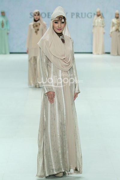 Monika Jufry Graceful Elegance Revealing Innocence. Indonesia Fashion Week 2014 at Jakarta Convention Center. Senayan. Jakarta. [Foto: Mohammad Abduh/Wolipop]