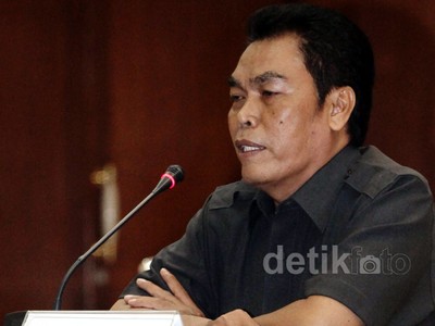 Kembali Hakim Disidang karena Selingkuh