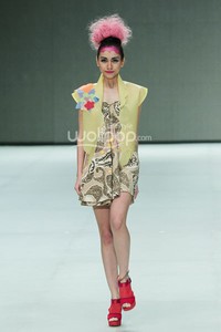 Radin by Lenny Agustin EDGY PHILOSOPHY.  Indonesia Fashion Week 2014 at Jakarta Convention Center. Senayan. Jakarta. [Foto: Mohammad Abduh/Wolipop]