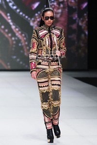 Priyo Oktaviano Couture 2014 HERO. EDGY PHILOSOPHY. Indonesia Fashion Week 2014 at Jakarta Convention Center. Senayan. Jakarta. [Foto: Mohammad Abduh/Wolipop]