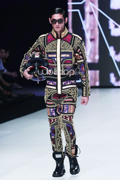 Priyo Oktaviano Couture 2014 HERO. EDGY PHILOSOPHY. Indonesia Fashion Week 2014 at Jakarta Convention Center. Senayan. Jakarta. [Foto: Mohammad Abduh/Wolipop]