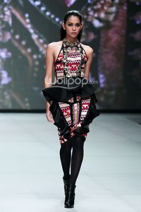 Priyo Oktaviano Couture 2014 HERO. EDGY PHILOSOPHY. Indonesia Fashion Week 2014 at Jakarta Convention Center. Senayan. Jakarta. [Foto: Mohammad Abduh/Wolipop]