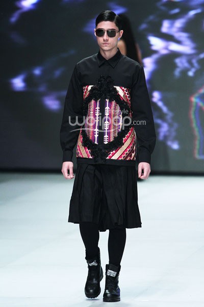 Priyo Oktaviano Couture 2014 HERO. EDGY PHILOSOPHY. Indonesia Fashion Week 2014 at Jakarta Convention Center. Senayan. Jakarta. [Foto: Mohammad Abduh/Wolipop]