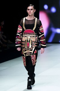 Priyo Oktaviano Couture 2014 HERO. EDGY PHILOSOPHY. Indonesia Fashion Week 2014 at Jakarta Convention Center. Senayan. Jakarta. [Foto: Mohammad Abduh/Wolipop]