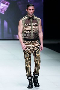 Priyo Oktaviano Couture 2014 HERO. EDGY PHILOSOPHY. Indonesia Fashion Week 2014 at Jakarta Convention Center. Senayan. Jakarta. [Foto: Mohammad Abduh/Wolipop]