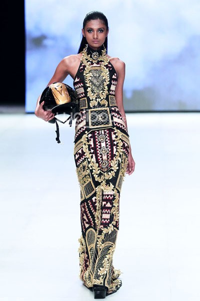 Priyo Oktaviano Couture 2014 HERO. EDGY PHILOSOPHY. Indonesia Fashion Week 2014 at Jakarta Convention Center. Senayan. Jakarta. [Foto: Mohammad Abduh/Wolipop]