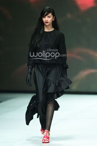 Sapto Djojokartiko EDGY PHILOSOPHY.  Indonesia Fashion Week 2014 at Jakarta Convention Center. Senayan. Jakarta. [Foto: Mohammad Abduh/Wolipop]