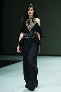 Sapto Djojokartiko EDGY PHILOSOPHY.  Indonesia Fashion Week 2014 at Jakarta Convention Center. Senayan. Jakarta. [Foto: Mohammad Abduh/Wolipop]