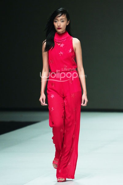 Sapto Djojokartiko EDGY PHILOSOPHY.  Indonesia Fashion Week 2014 at Jakarta Convention Center. Senayan. Jakarta. [Foto: Mohammad Abduh/Wolipop]