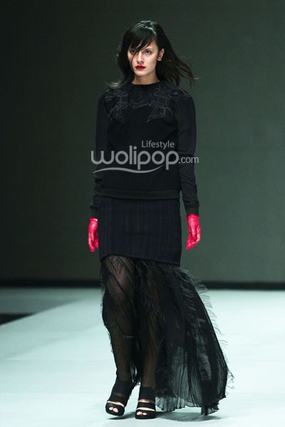 Sapto Djojokartiko EDGY PHILOSOPHY.  Indonesia Fashion Week 2014 at Jakarta Convention Center. Senayan. Jakarta. [Foto: Mohammad Abduh/Wolipop]