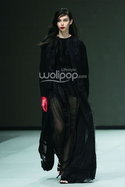 Sapto Djojokartiko EDGY PHILOSOPHY.  Indonesia Fashion Week 2014 at Jakarta Convention Center. Senayan. Jakarta. [Foto: Mohammad Abduh/Wolipop]