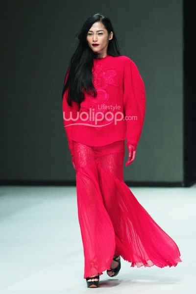 Sapto Djojokartiko EDGY PHILOSOPHY.  Indonesia Fashion Week 2014 at Jakarta Convention Center. Senayan. Jakarta. [Foto: Mohammad Abduh/Wolipop]