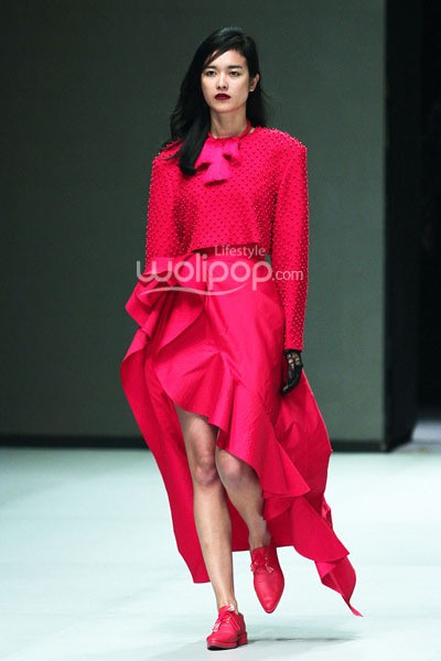 Sapto Djojokartiko EDGY PHILOSOPHY.  Indonesia Fashion Week 2014 at Jakarta Convention Center. Senayan. Jakarta. [Foto: Mohammad Abduh/Wolipop]