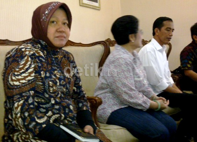 Batal Mundur dari Wali Kota Surabaya? Risma: Nanti Dilihat