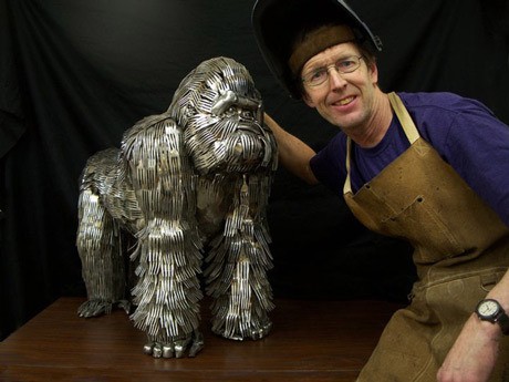 Sendok dan Garpu Jadi Patung Hewan