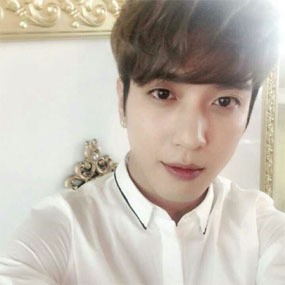 Yonghwa CNBlue Tolak Main di Heirs karena Park Shin Hye