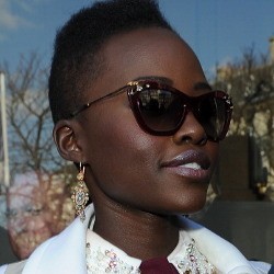 Lupita Nyongo, Style Icon yang Tak Suka Pergi ke Salon