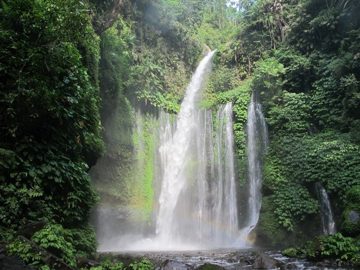 Butuh Ide Liburan Baru, Ayo Main ke Air Terjun!