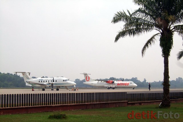 Pagi Ini Bandara Pekanbaru Lumpuh karena Kabut Asap