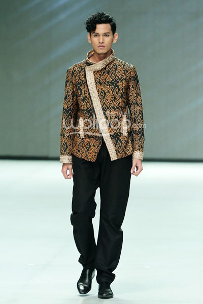 Sonny Muchlison Irregularity. ZALORA PRESENTS DIGITAL FASHION SHOW. Indonesia Fashion Week 2014 at Jakarta Convention Center. Senayan. Jakarta. [Foto: Mohammad Abduh/Wolipop]