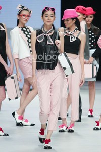 Number1 by Susan Budiharjdo Colorbox. Indonesia Fashion Week 2014 at Jakarta Convention Center. Senayan. Jakarta. [Foto: Mohammad Abduh/Wolipop]